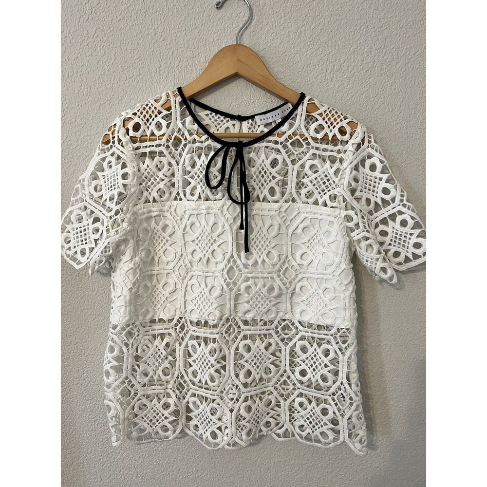 Endless Rose White Lace Blouse Size Medium New With Tags